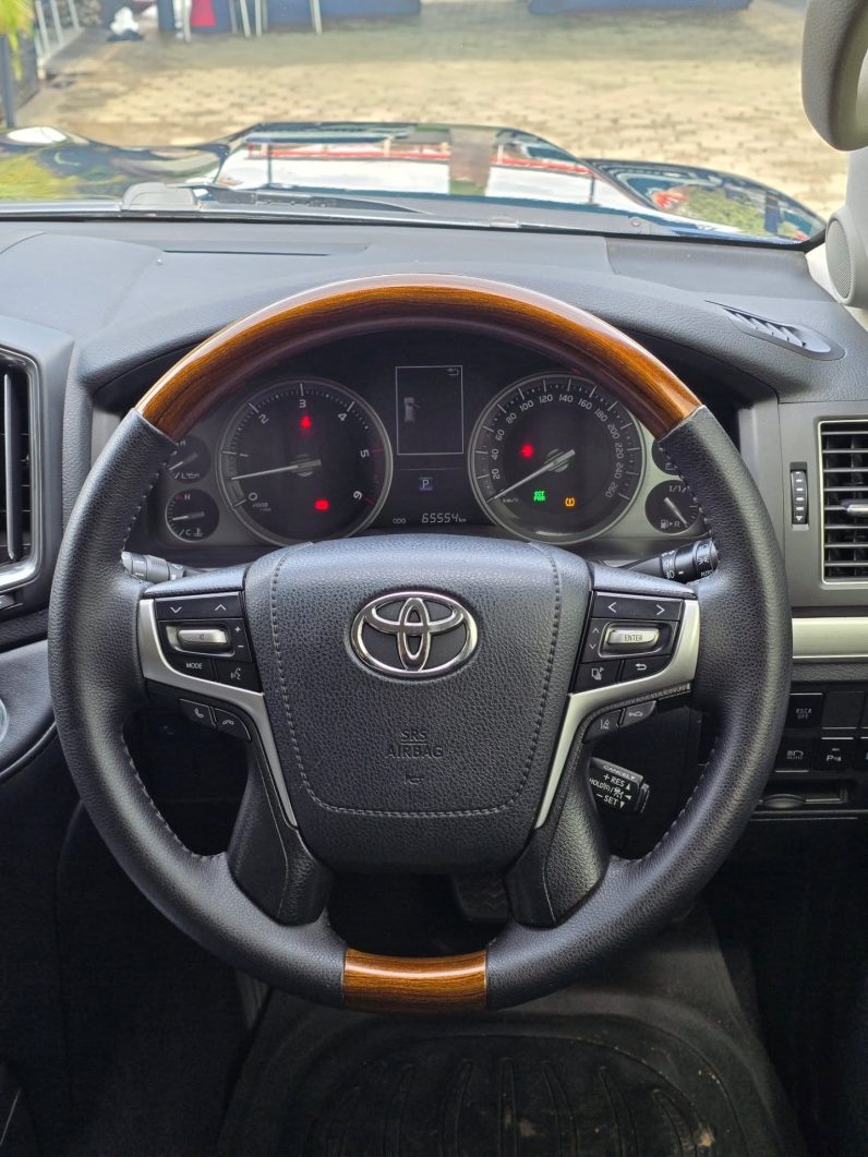 2017 Toyota Land Cruiser 200 series