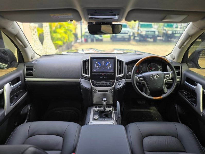 2017 Toyota Land Cruiser 200 series