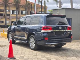 2017 Toyota Land Cruiser 200 series