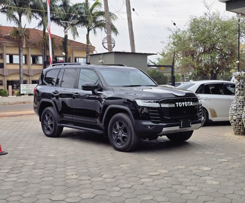 2023 Toyota Land Cruiser 300GR