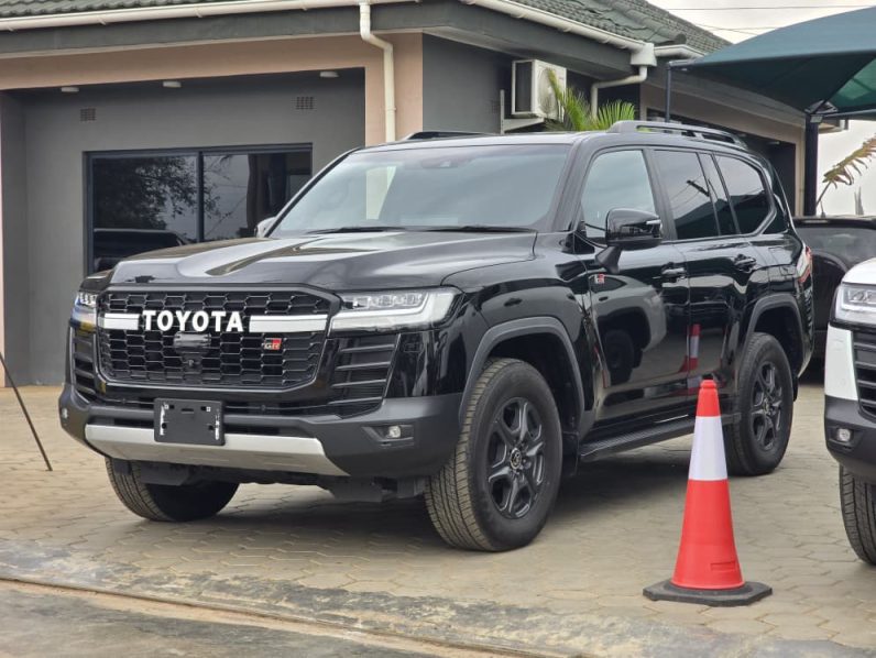 2023 Toyota Land Cruiser 300GR