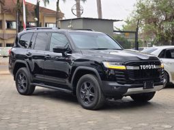 2023 Toyota Land Cruiser 300GR